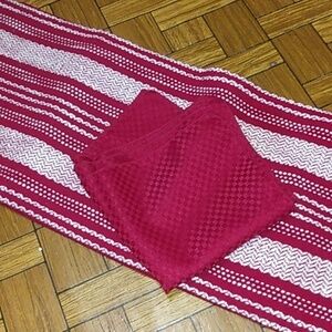 Set of tablerunner and napkins